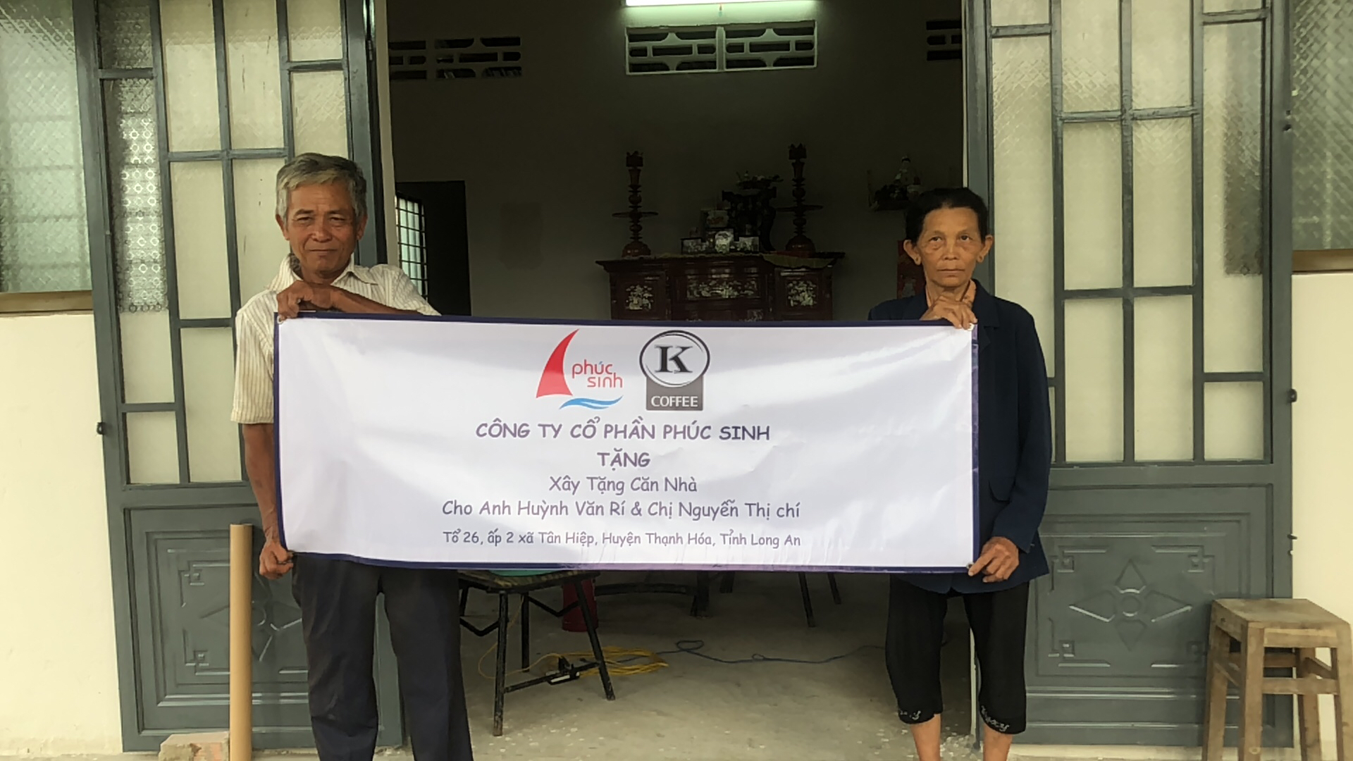 PHÚC SINH XÂY TẶNG CĂN NHÀ CHO ANH HUỲNH VĂN RÍ VÀ CHỊ NGUYỄN THỊ CHÍ NĂM 2018
