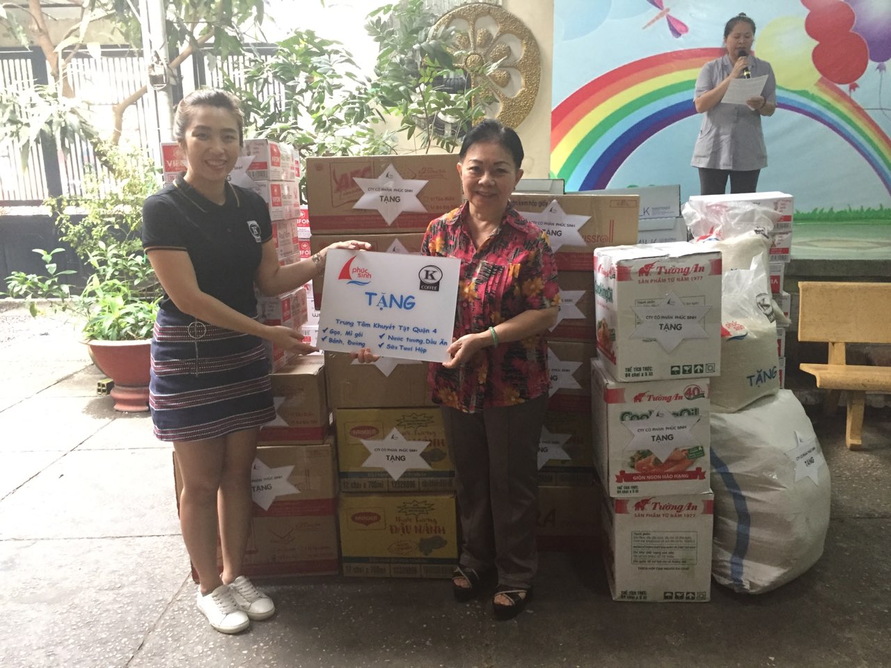 PHÚC SINH TẶNG TRUNG TÂM KHUYẾT TẬT QUẬN 4, TP HỒ CHÍ MINH NĂM 2018