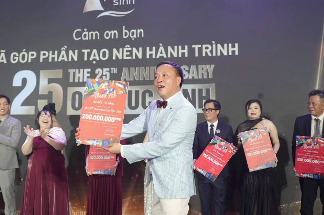 Thưởng 900 triệu cho 3 nhân viên, “vua tiêu” Phan Minh Thông chơi lớn